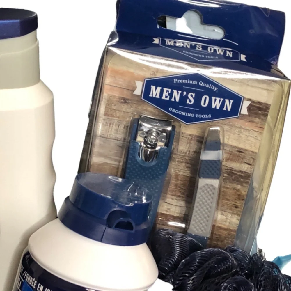 Men’s Ultra Soft Plaid Flannel Bath Robe w/NIVEA Body Wash, Loofah & Shave Gel